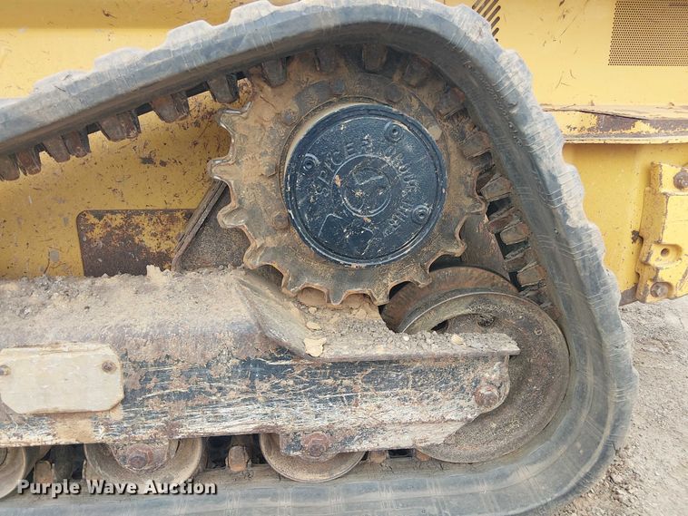 image for item ET2027 2017 John Deere 323E tracked skid steer loader