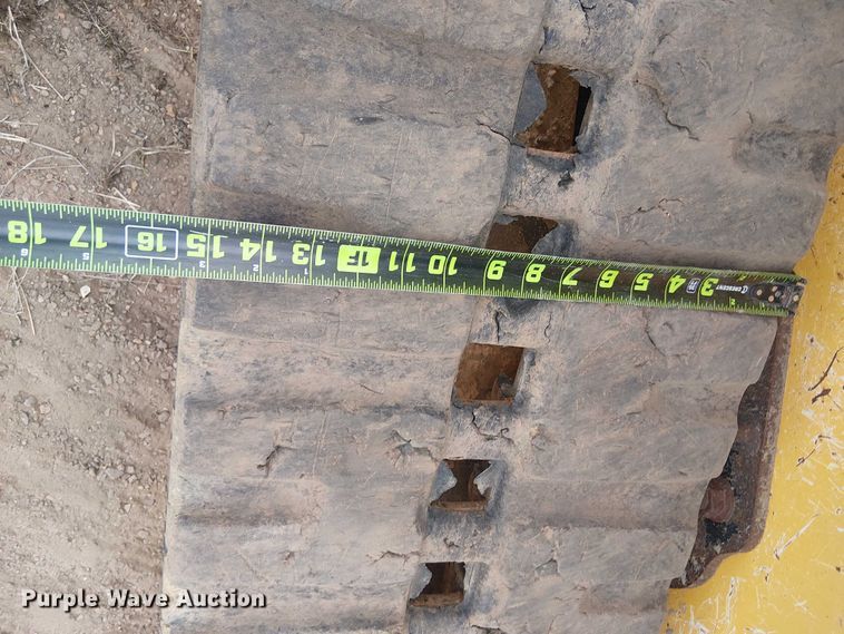 image for item ET2027 2017 John Deere 323E tracked skid steer loader