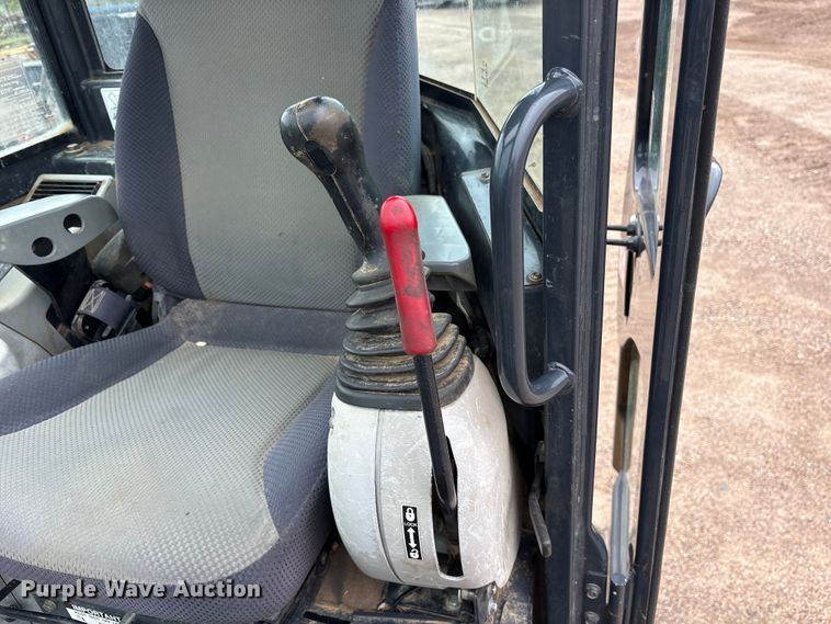 image for item ET2028 2016 John Deere 35G mini excavator