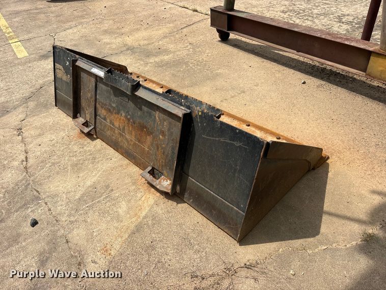 image for item ET2045 Caterpillar skid steer bucket