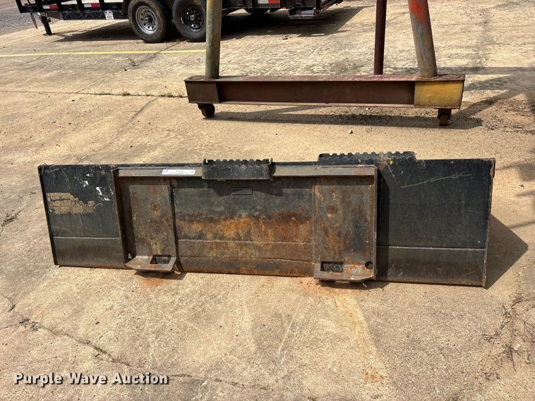 image for item ET2045 Caterpillar skid steer bucket