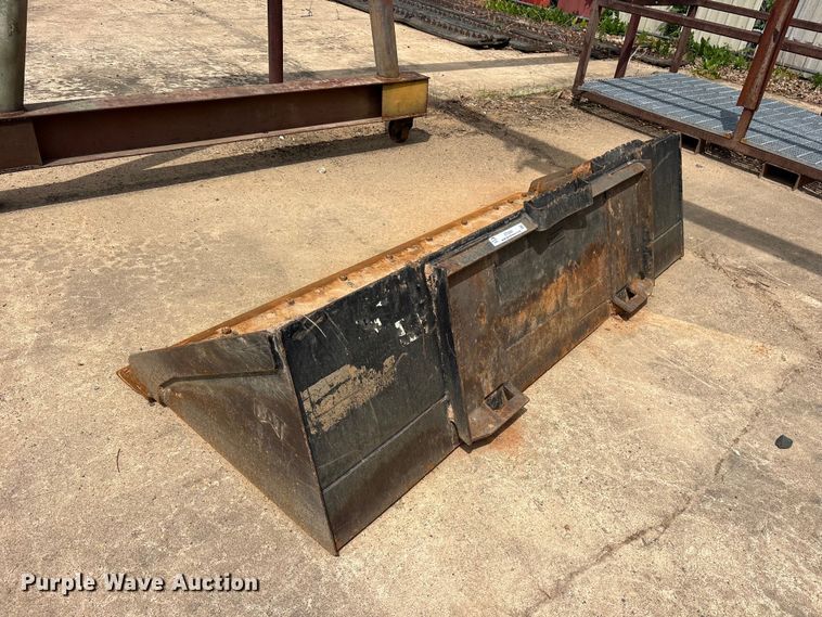 image for item ET2045 Caterpillar skid steer bucket