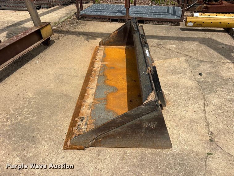 image for item ET2045 Caterpillar skid steer bucket