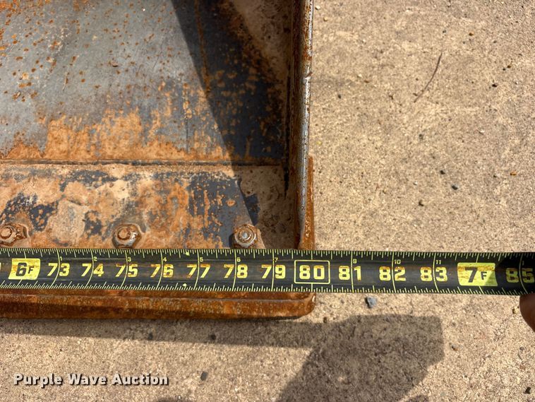 image for item ET2045 Caterpillar skid steer bucket
