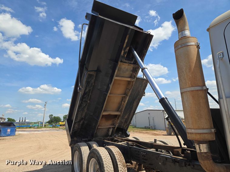 image for item ET5026 2006 Mack CHN613 dump truck