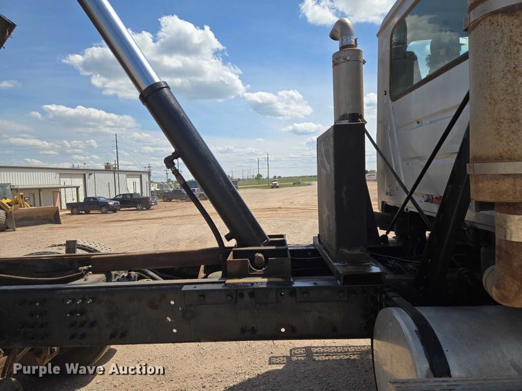 image for item ET5026 2006 Mack CHN613 dump truck