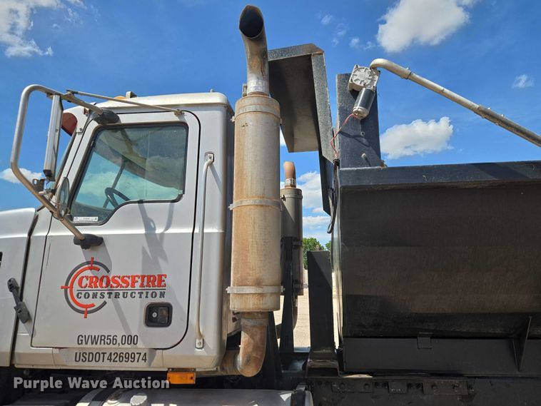 image for item ET5026 2006 Mack CHN613 dump truck