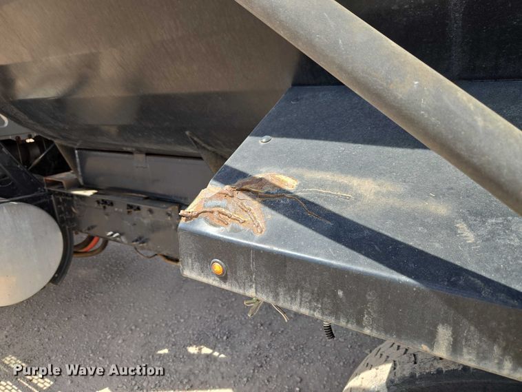 image for item ET5026 2006 Mack CHN613 dump truck