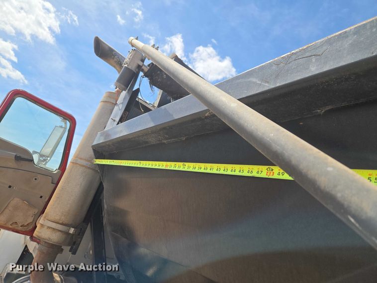 image for item ET5026 2006 Mack CHN613 dump truck