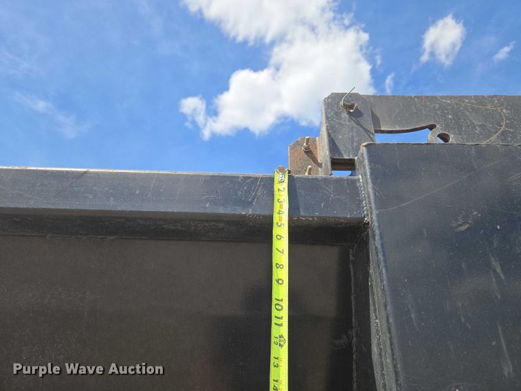 image for item ET5026 2006 Mack CHN613 dump truck