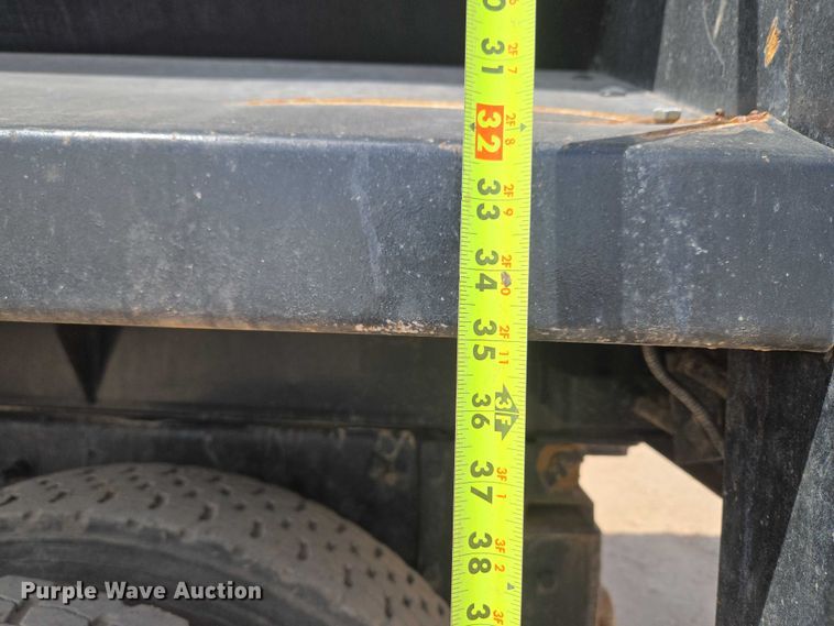 image for item ET5026 2006 Mack CHN613 dump truck