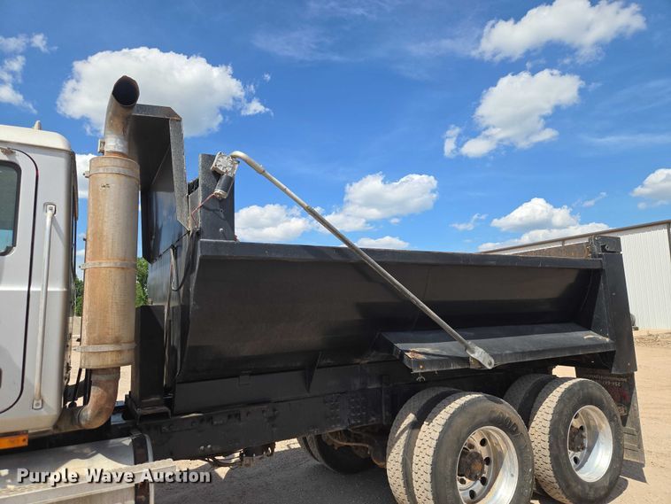 image for item ET5026 2006 Mack CHN613 dump truck