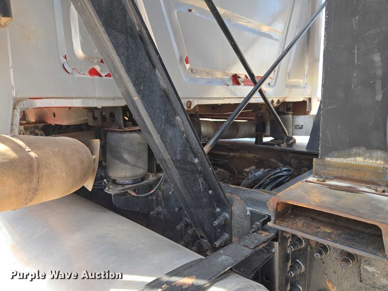 image for item ET5026 2006 Mack CHN613 dump truck