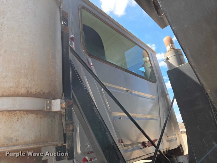 image for item ET5026 2006 Mack CHN613 dump truck
