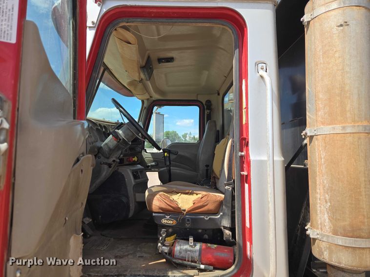 image for item ET5026 2006 Mack CHN613 dump truck