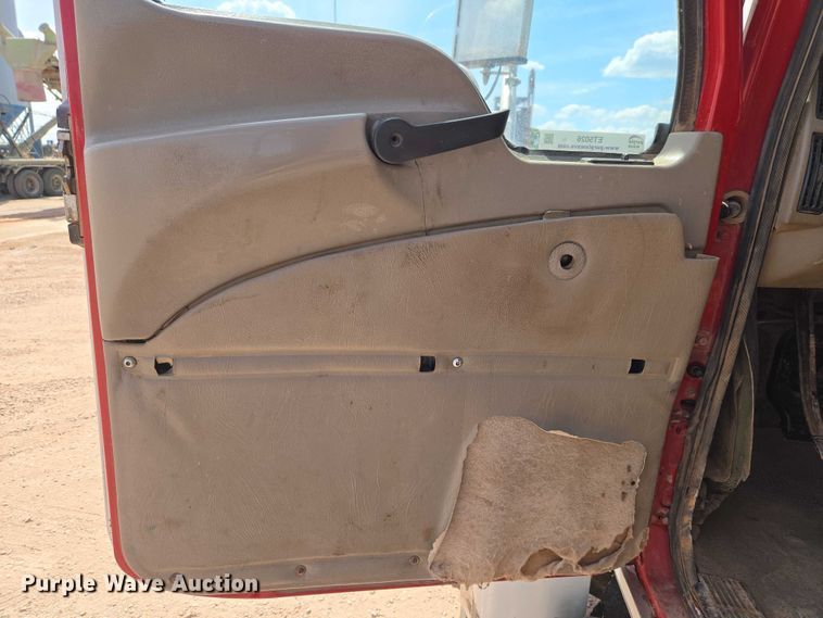 image for item ET5026 2006 Mack CHN613 dump truck