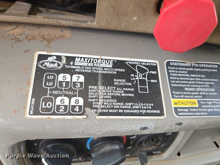 image for item ET5026 2006 Mack CHN613 dump truck