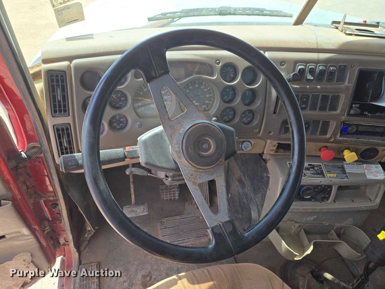 image for item ET5026 2006 Mack CHN613 dump truck