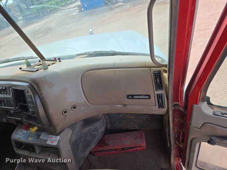 image for item ET5026 2006 Mack CHN613 dump truck