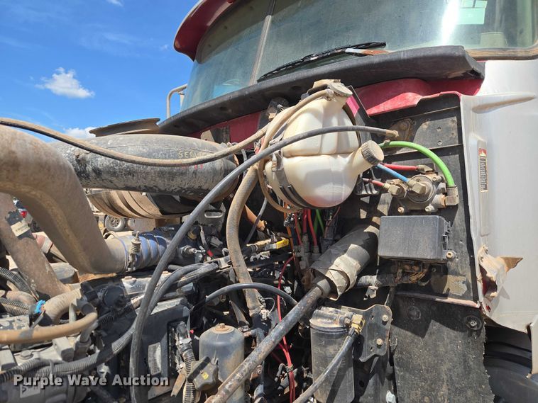 image for item ET5026 2006 Mack CHN613 dump truck