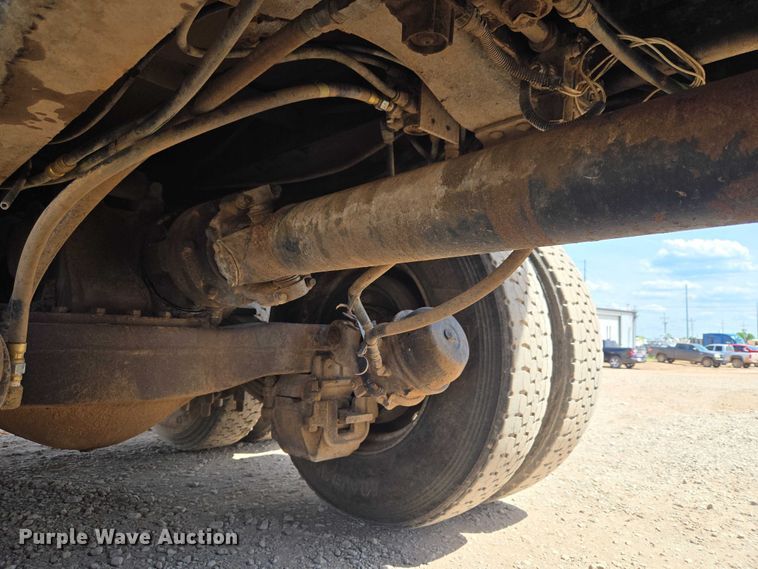 image for item ET5026 2006 Mack CHN613 dump truck