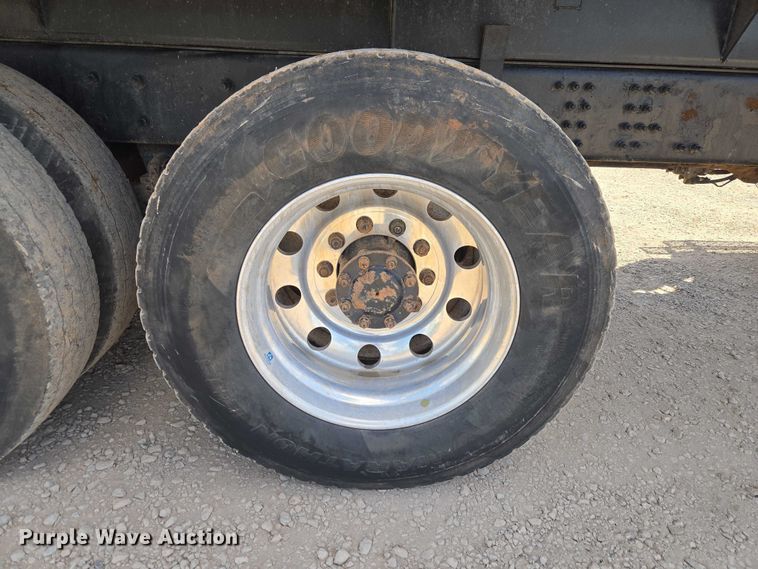 image for item ET5026 2006 Mack CHN613 dump truck