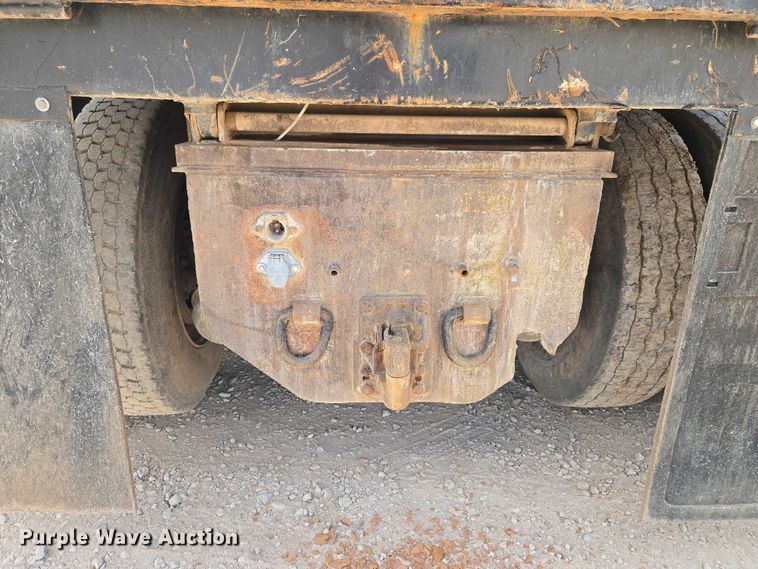 image for item ET5026 2006 Mack CHN613 dump truck