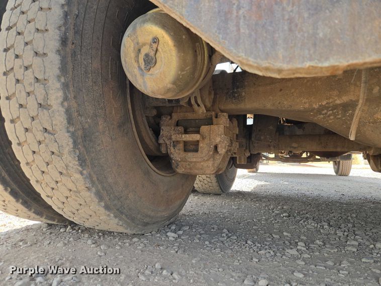 image for item ET5026 2006 Mack CHN613 dump truck