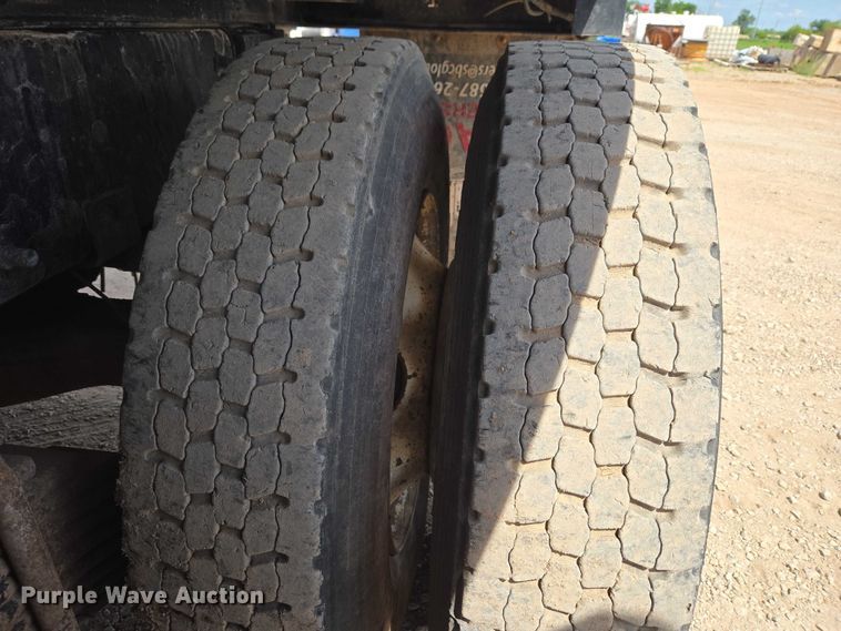 image for item ET5026 2006 Mack CHN613 dump truck