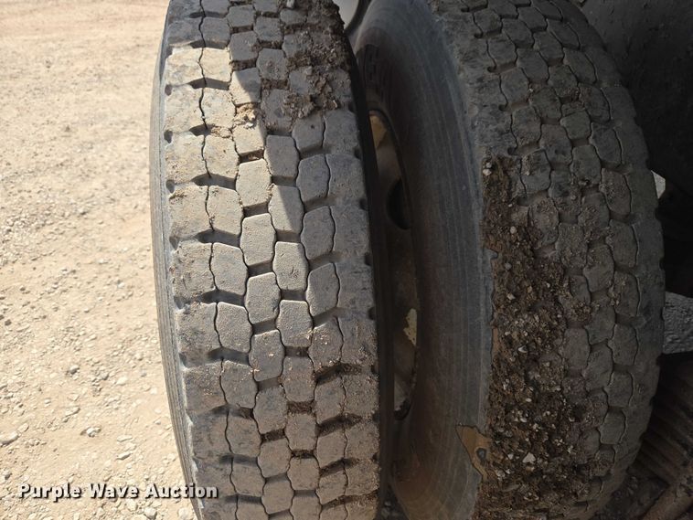 image for item ET5026 2006 Mack CHN613 dump truck