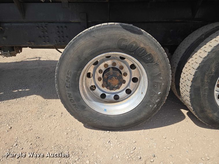 image for item ET5026 2006 Mack CHN613 dump truck