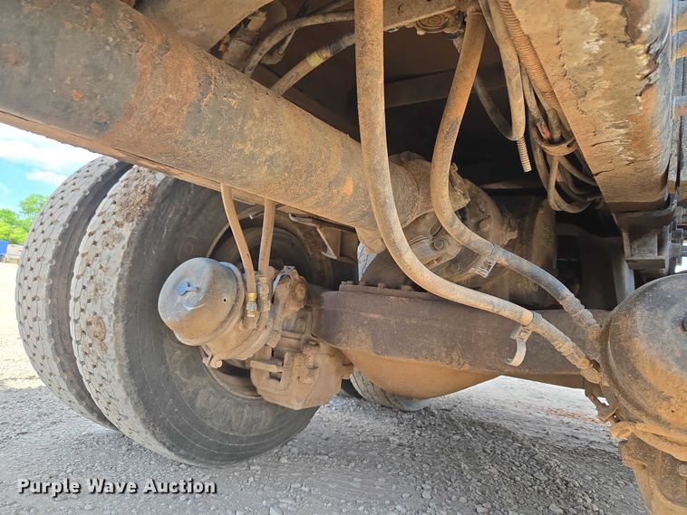 image for item ET5026 2006 Mack CHN613 dump truck