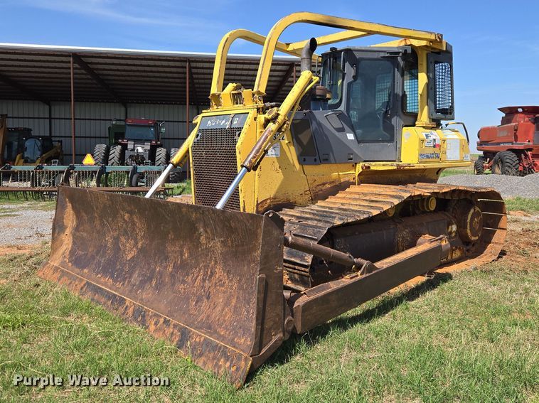 image for item ET5046 2006 Komatsu D65PX-15E0 dozer