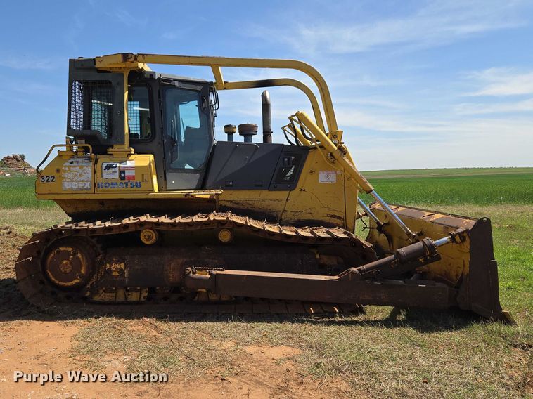 image for item ET5046 2006 Komatsu D65PX-15E0 dozer