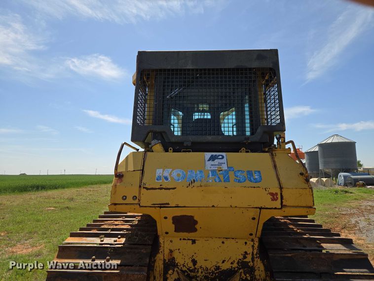 image for item ET5046 2006 Komatsu D65PX-15E0 dozer