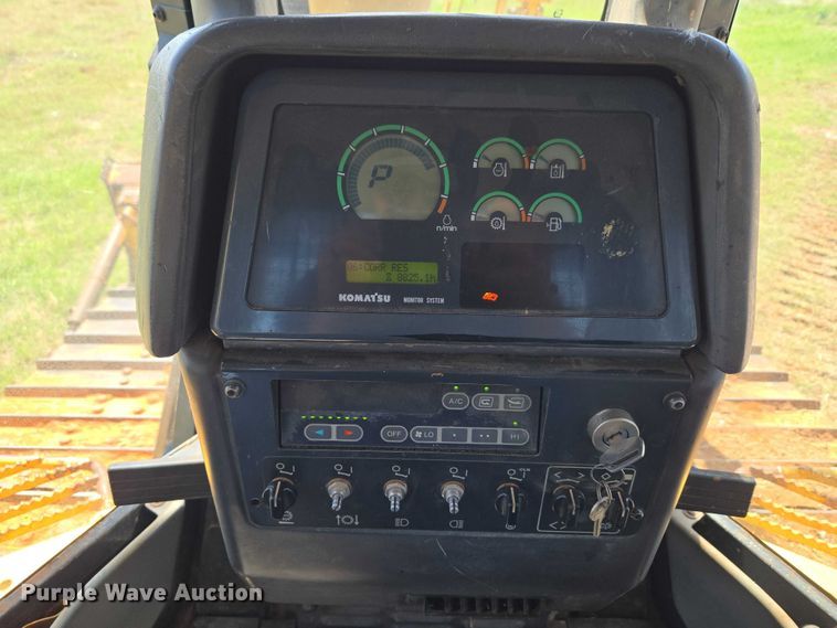 image for item ET5046 2006 Komatsu D65PX-15E0 dozer