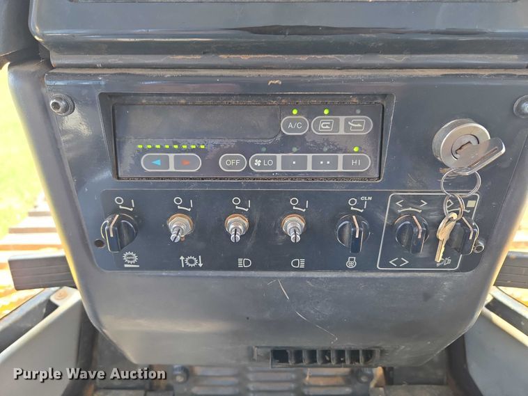 image for item ET5046 2006 Komatsu D65PX-15E0 dozer