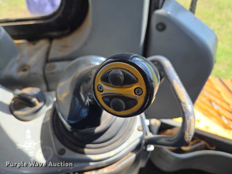 image for item ET5046 2006 Komatsu D65PX-15E0 dozer