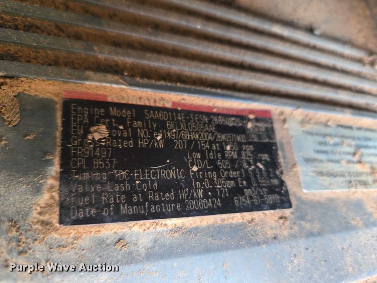 image for item ET5046 2006 Komatsu D65PX-15E0 dozer