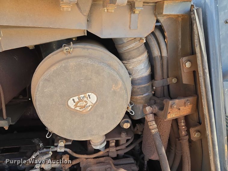 image for item ET5046 2006 Komatsu D65PX-15E0 dozer