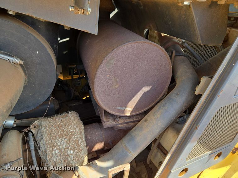 image for item ET5046 2006 Komatsu D65PX-15E0 dozer