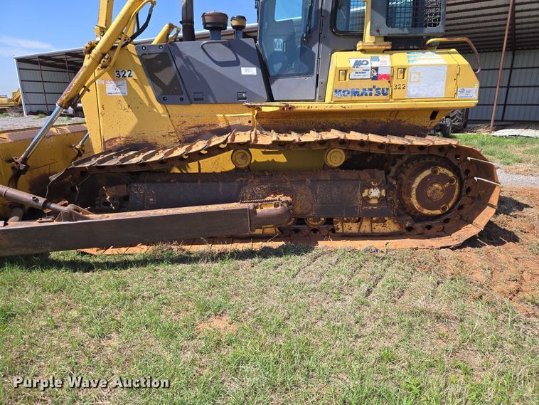 image for item ET5046 2006 Komatsu D65PX-15E0 dozer