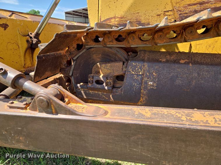 image for item ET5046 2006 Komatsu D65PX-15E0 dozer