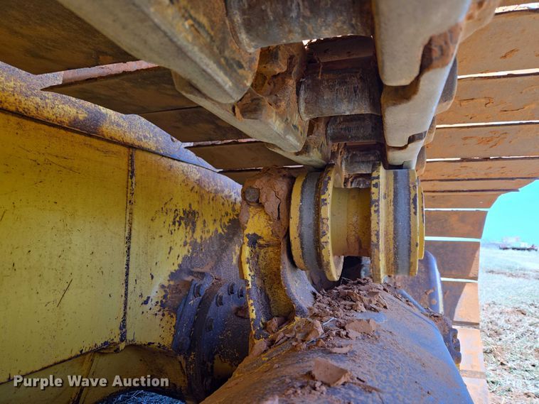image for item ET5046 2006 Komatsu D65PX-15E0 dozer