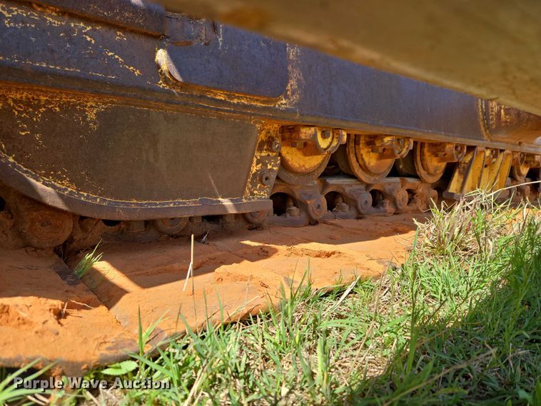 image for item ET5046 2006 Komatsu D65PX-15E0 dozer