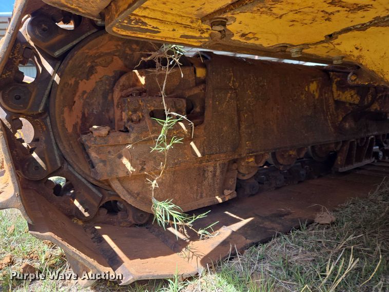 image for item ET5046 2006 Komatsu D65PX-15E0 dozer