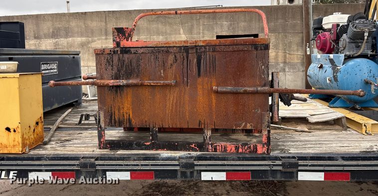 image for item ET7380 2011 Big Tex 22GN-25BK+5 equipment trailer