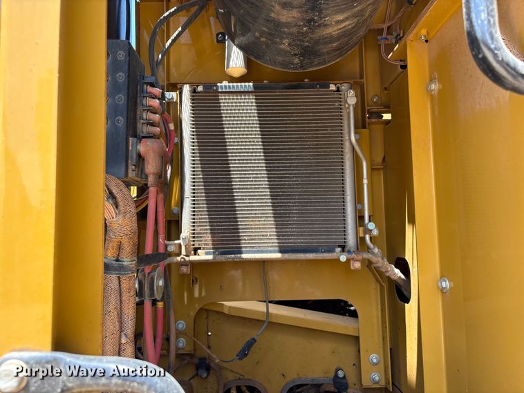 image for item EU0590 2018 Caterpillar 326F L excavator
