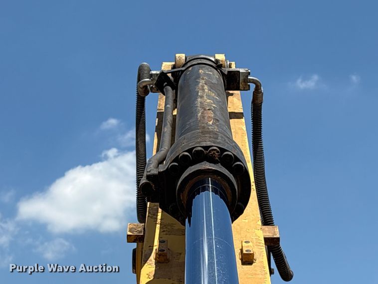 image for item EU0590 2018 Caterpillar 326F L excavator