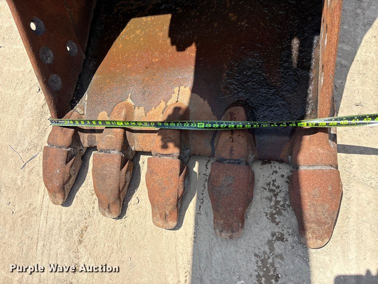 image for item EU0590 2018 Caterpillar 326F L excavator